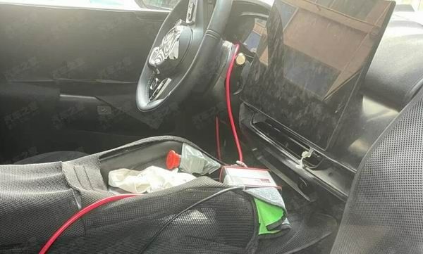 极氪8X内饰谍照预计定价40万以上新车将2026年正式亮相