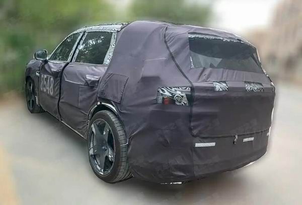 极氪8X内饰谍照预计定价40万以上新车将2026年正式亮相