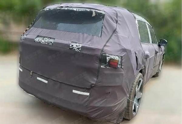 极氪8X内饰谍照预计定价40万以上新车将2026年正式亮相