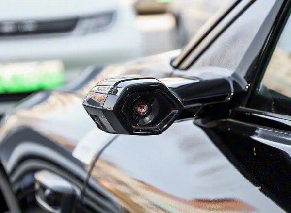 中大型车一汽奥迪A6L e-tron搭载华为乾崑辅助驾驶系统