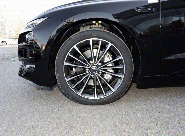 中大型车一汽奥迪A6L e-tron搭载华为乾崑辅助驾驶系统