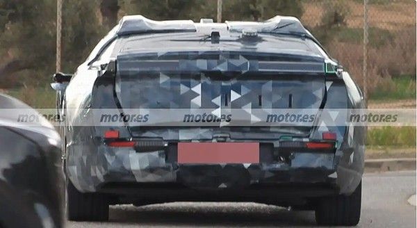 全新定制电动平台阿斯顿·马丁电动车型Lagonda谍照曝光