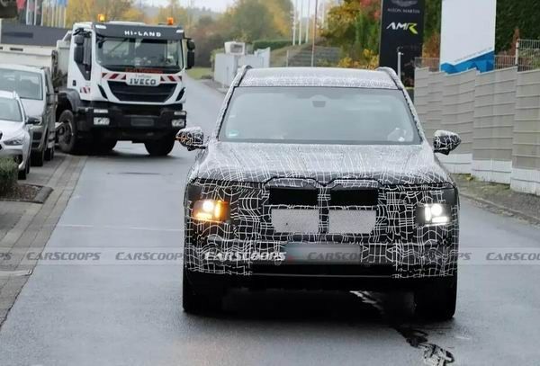 全新宝马X7最新谍照曝光新车将提供混动和纯电版本