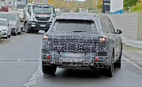 全新宝马X7最新谍照曝光新车将提供混动和纯电版本