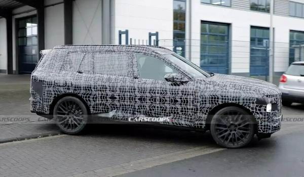 全新宝马X7最新谍照曝光新车将提供混动和纯电版本