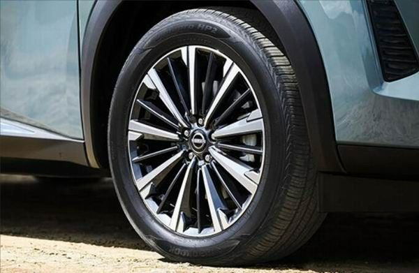 新款日产Pathfinder参数配置3.5L V6+9AT经典动力组合