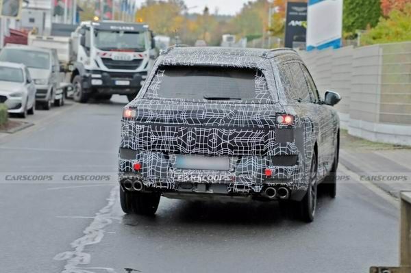 下一代宝马X7最新谍照曝光分体式LED大灯和尺寸更大双肾格栅