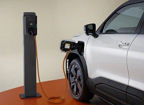 全新丰田Urban Cruiser纯电动车型入门级SUV参数配置