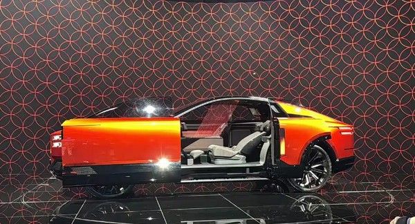 丰田世极轿跑SUV概念车首发亮相采用2+2的座椅布局