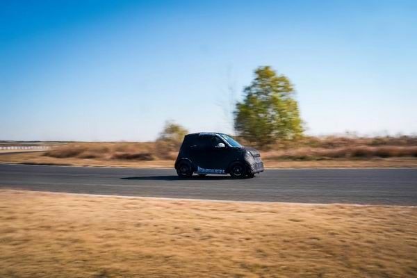 smart汽车纯电smart#2车型全新ECA架构道路测试