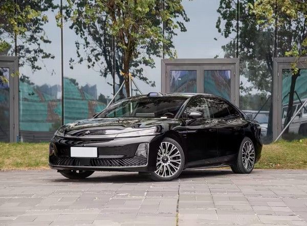 昊铂A800新车到店中大型增程轿车有望于年内上市