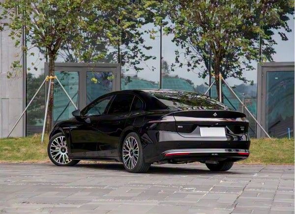 昊铂A800新车到店中大型增程轿车有望于年内上市