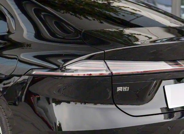 昊铂A800新车到店中大型增程轿车有望于年内上市