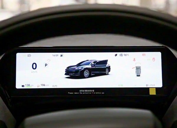 昊铂A800新车到店中大型增程轿车有望于年内上市