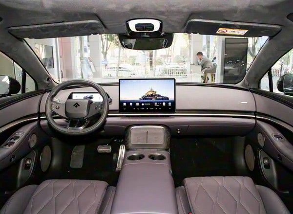 昊铂A800新车到店中大型增程轿车有望于年内上市