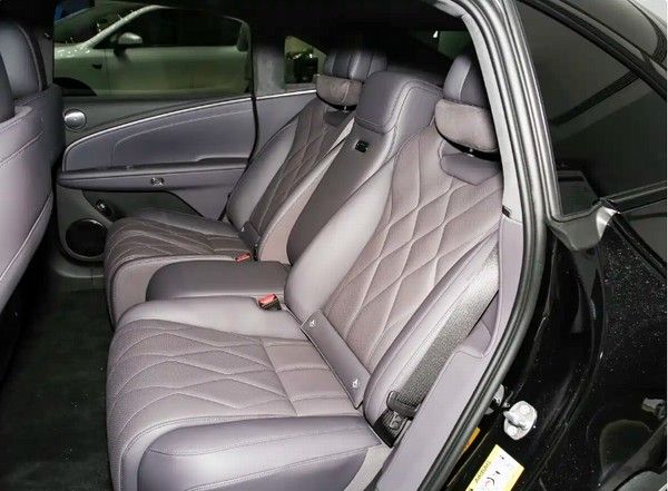 昊铂A800新车到店中大型增程轿车有望于年内上市