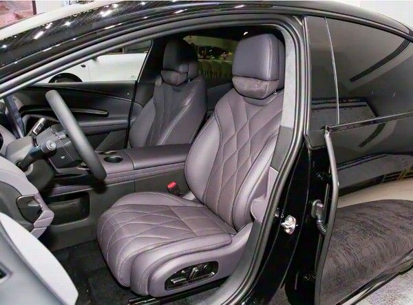 昊铂A800新车到店中大型增程轿车有望于年内上市