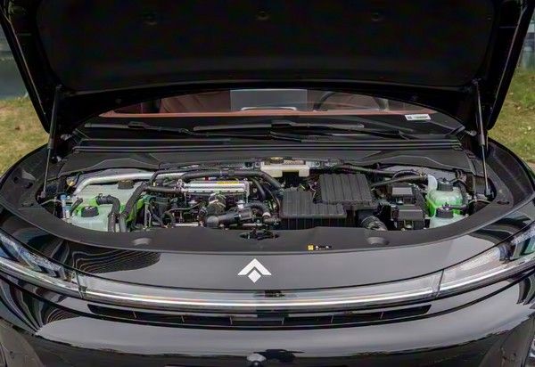 昊铂A800新车到店中大型增程轿车有望于年内上市