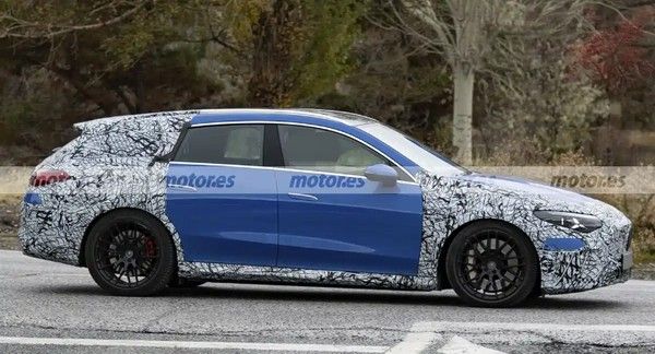 全新纯电奔驰AMG CLA Shooting Brake猎装版谍照