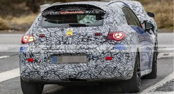 全新纯电奔驰AMG CLA Shooting Brake猎装版谍照