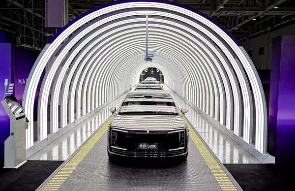 大型轿车尊界S800价格70.80-101.80万元参数配置