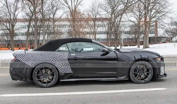 全新福特野马Mustang Shelby GT500敞篷版谍照