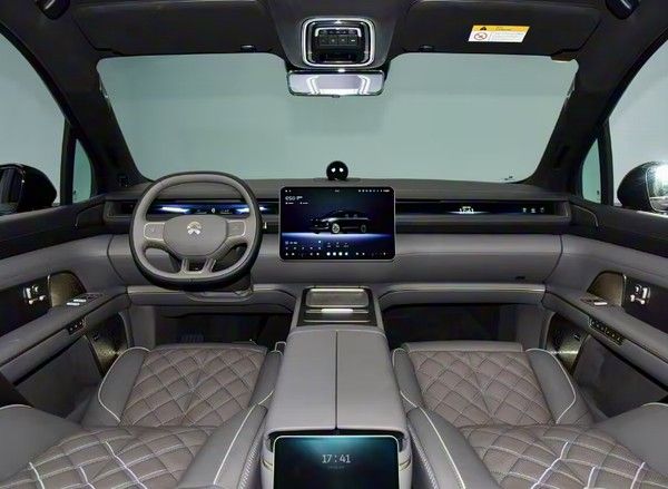 蔚来全新ES8车辆后排娱乐扩展功能将采用新技术方案