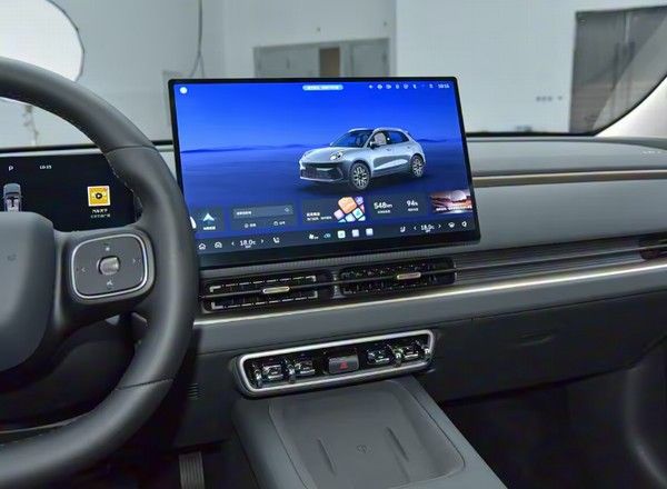 长城汽车年轻时尚新能源品牌首款SUV欧拉5正式上市