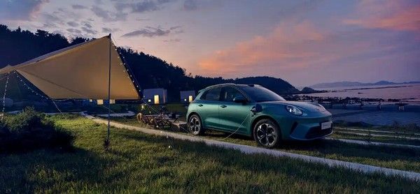 长城汽车年轻时尚新能源品牌首款SUV欧拉5正式上市