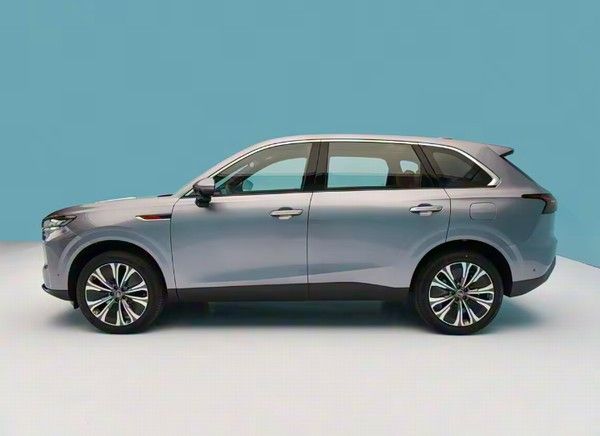 红旗HS6 PHEV正式上市插混中大型SUV价格参数配置