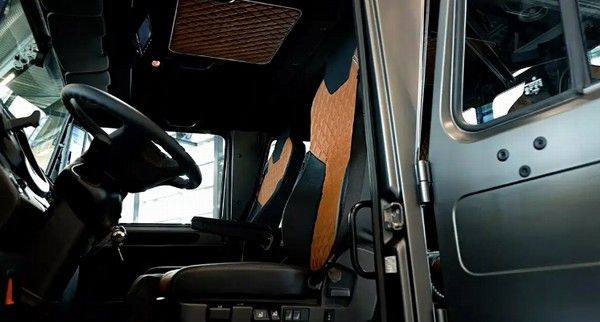 梅赛德斯奔驰乌尼莫克新车型官图发布该车将命名U4030