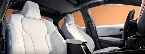 广汽丰田雷凌L官图新款车长轴距加长采用全新内饰设计