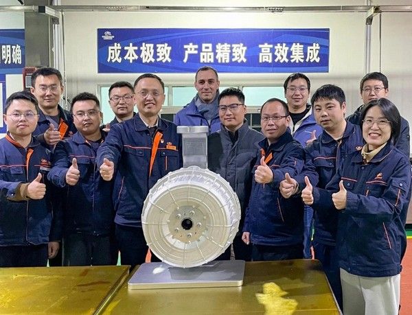 青山工业首台“驱制一体化”轮毂电机样机成功试制下线