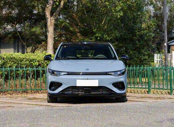 零跑汽车Lafa5正式开启全国交付参数配置价格多少钱