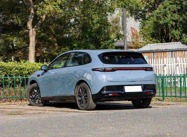 零跑汽车Lafa5正式开启全国交付参数配置价格多少钱