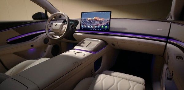 广汽昊铂A800搭载华为乾崑ADS智能驾驶系统和鸿蒙座舱