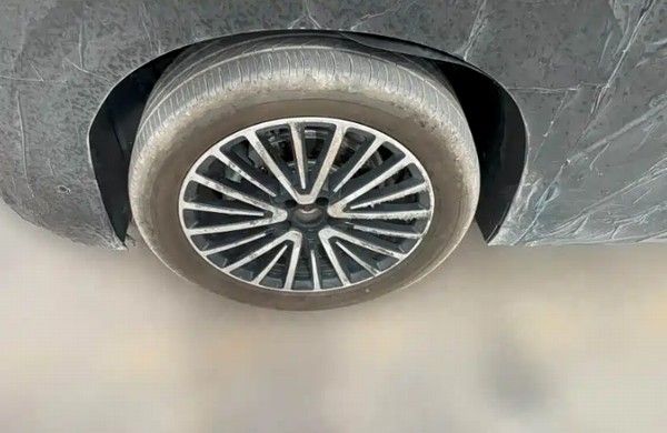 王朝网全新旗舰SUV比亚迪大唐测试谍照有望2026年发布