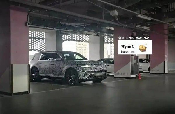 大型纯电SUV捷尼赛思GV90谍照图片预计2027年亮相