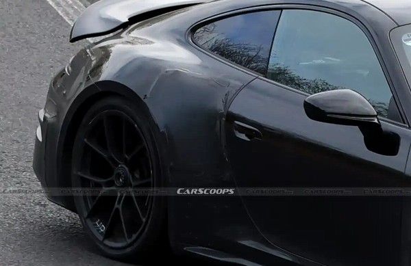 保时捷911 Turbo S Touring测试谍照这一次是硬顶版本