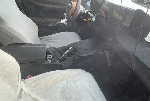 全新旗舰轿车比亚迪大汉谍照曝光有望将于2026年推出