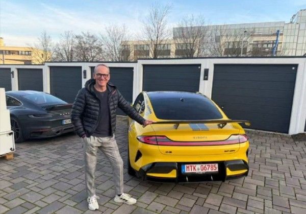 小米SU7Ultra获大众中国前CEO卡尔-托马斯・纽曼高度评价