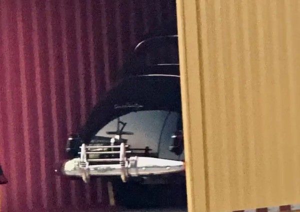 长城汽车一款复古老爷车型谍照曝光该车采用复古造型设计