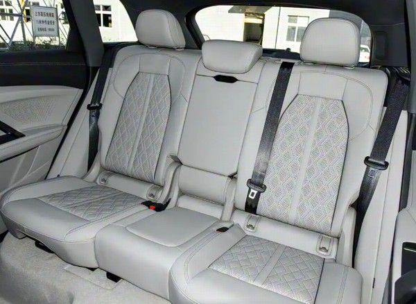 全新奥迪Q5L中型SUV第五代EA888 Evo5新车年内上市