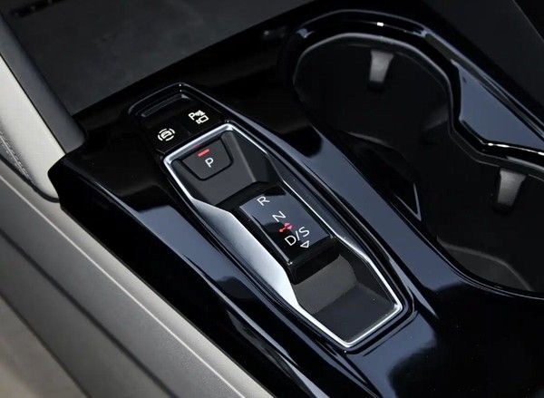 全新奥迪Q5L中型SUV第五代EA888 Evo5新车年内上市