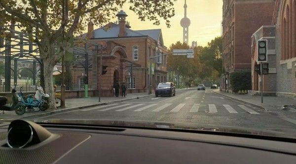 智界V9作为鸿蒙智行旗舰MPV起售价有望在40万元以上