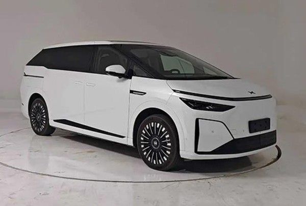 新款小鹏X9纯电版配备中创新航三元锂电池两种续航里程