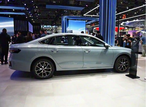 上汽大众帕萨特ePro将于2026年上市插电混动续航1300