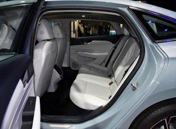 上汽大众帕萨特ePro将于2026年上市插电混动续航1300