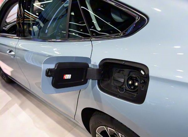 上汽大众帕萨特ePro将于2026年上市插电混动续航1300