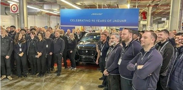 捷豹停产燃油车预计到2026年中将推出首款纯电动车型